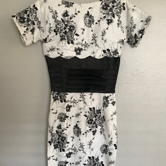 TATYANA The Vail Dress - Picture 2 of 3